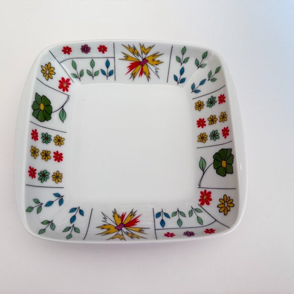 Trio of Mid 20th Century Porcelain Plates by Emilio Pucci and Hans Theo Baumann - Picture 4 of 6